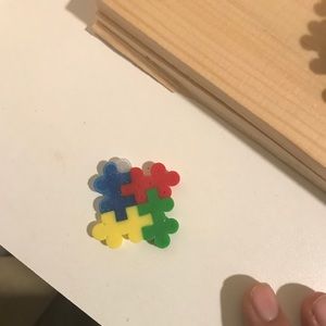 Earrings dedicated to autism